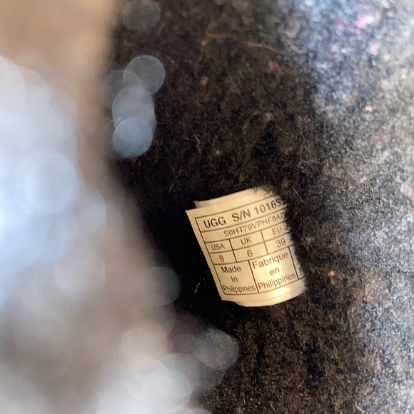 SOLD! Ugg boots - Picture 7 of 7